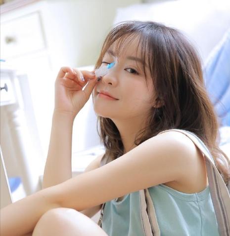 女人經(jīng)常撩你該怎么辦，女人經(jīng)常撩你的三種表現(xiàn)
