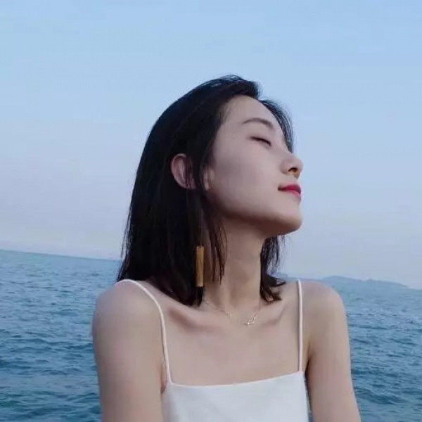 女人經(jīng)常撩你該怎么辦，女人經(jīng)常撩你的三種表現(xiàn)