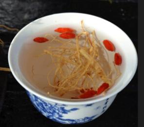 夏天能食用人參嗎，人參是干吃比較好還是泡水比較好