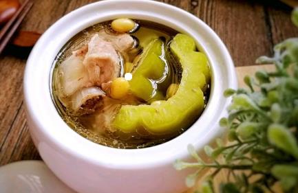 三伏天喝雞湯上火嗎，三伏天喝什么湯能逼出身體寒氣