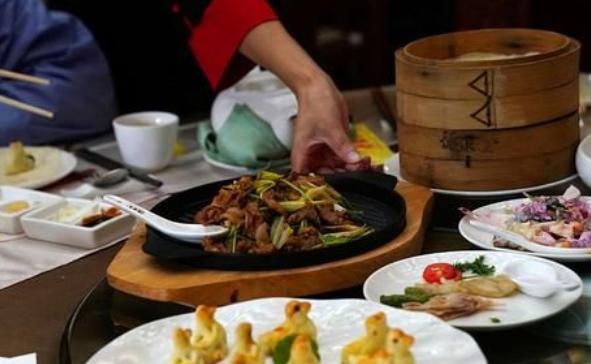 爸媽過于節(jié)儉怎么勸說，為了省錢不開空調(diào)的老年人怎么勸