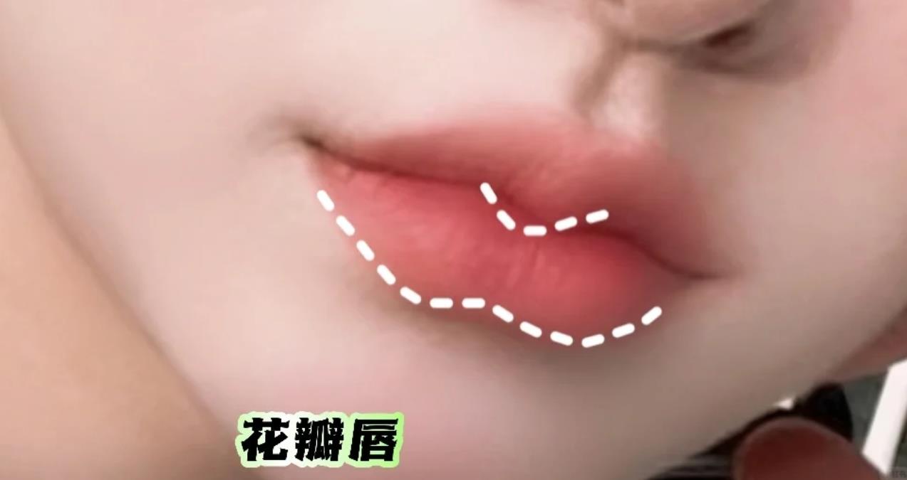 花瓣唇和嘟嘟唇區(qū)別圖，花瓣唇跟嘟嘟唇哪個(gè)好看